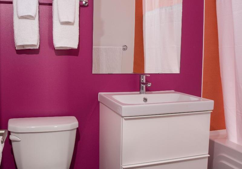 キングサイズベッドのスタンダードルーム, Zed Kelowna