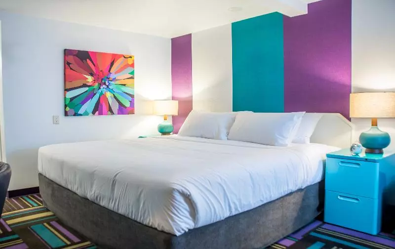 اتاق استاندارد با تخت بزرگ, Zed Kelowna