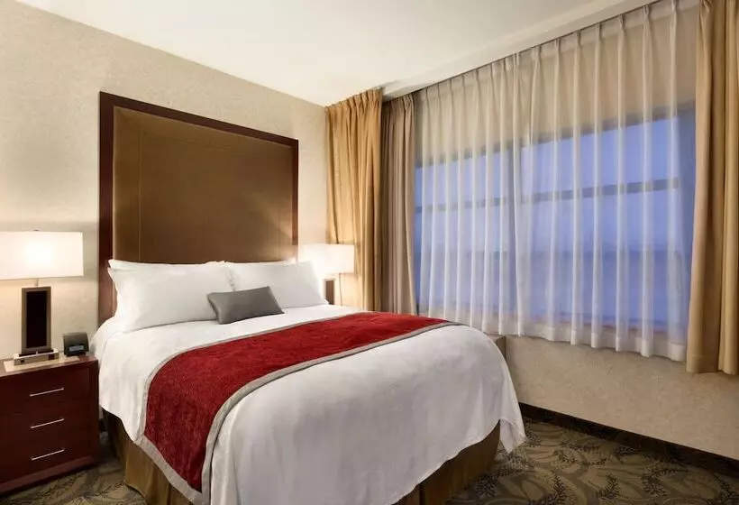 Standard-huone, Poco Inn And Suites Hotel & Conference Centre