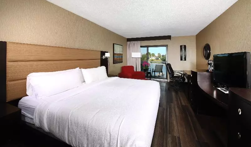 キングサイズベッドのスタンダードルーム, Holiday Inn Hotel Peterborough Waterfront, An Ihg