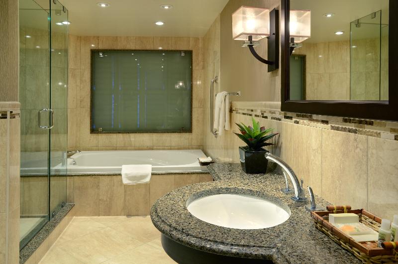 스위트 킹사이즈 침대, Holiday Inn Hotel Peterborough Waterfront, An Ihg