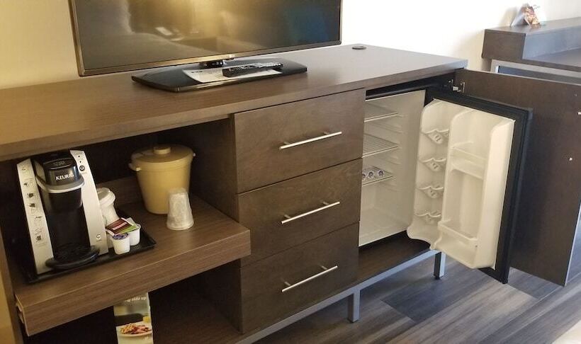 غرفه قياسيه سريرين مزدوجين, Holiday Inn Hotel Peterborough Waterfront, An Ihg