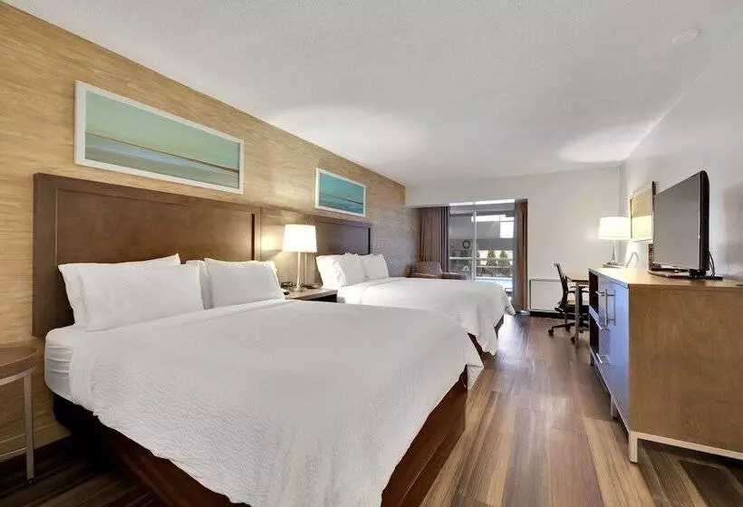 ２ダブルベッドのスタンダードルーム, Holiday Inn Hotel Peterborough Waterfront, An Ihg