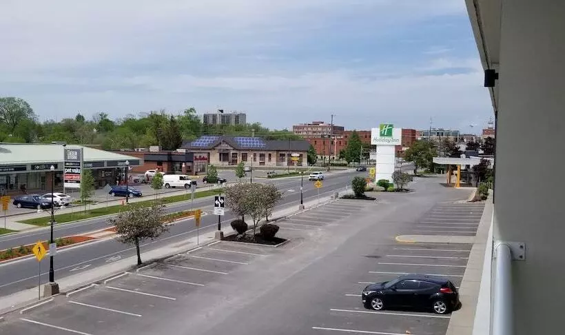 ２ダブルベッドのスタンダードルーム, Holiday Inn Hotel Peterborough Waterfront, An Ihg