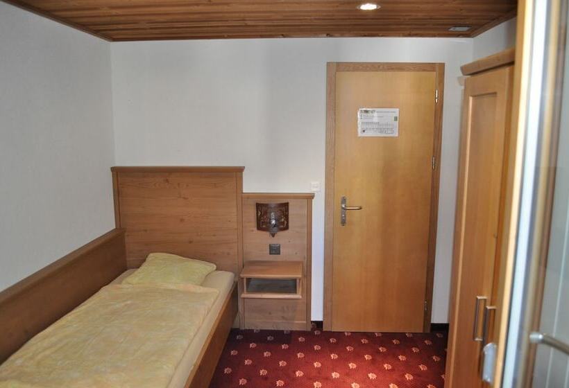 Standard Enkelrum, Central Residence