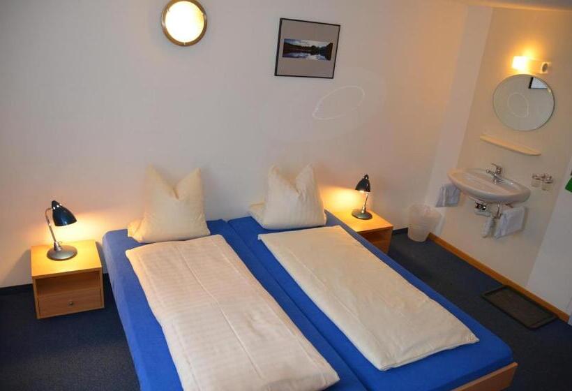 Chambre Standard, Hirschen Backpacker Hotel & Pub