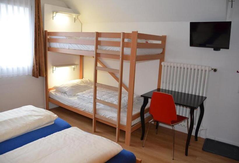 غرفة قياسية حمام مشترك, Hirschen Backpacker Hotel & Pub