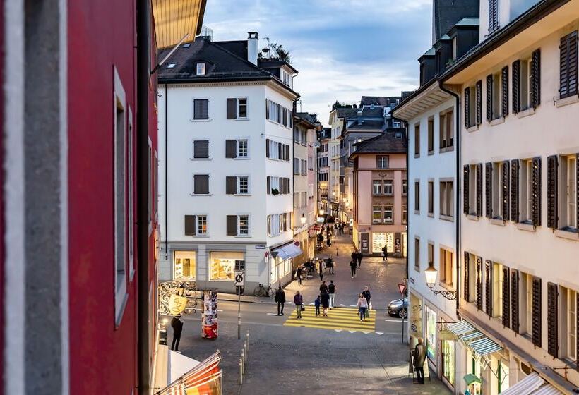 اتاق استاندارد یک نفره, Alexander