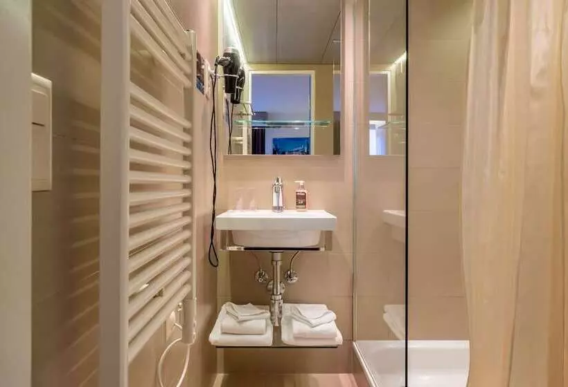Habitació Estàndard, Alexander