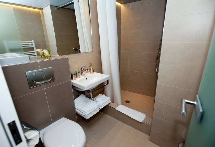 Standard Room, Alexander