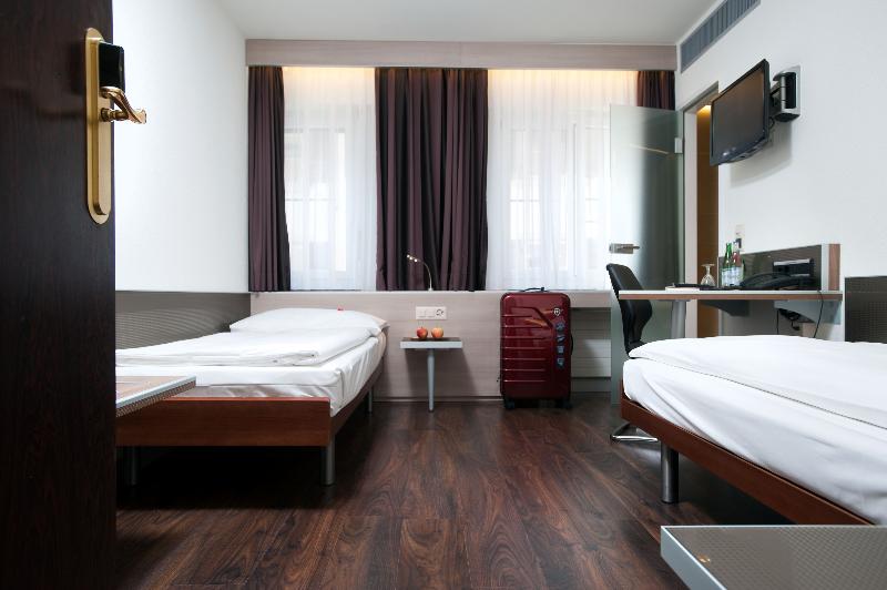Standard Room, Alexander