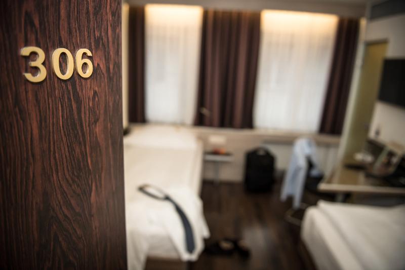 اتاق استاندارد, Alexander