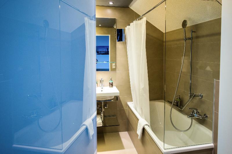 اتاق استاندارد, Alexander