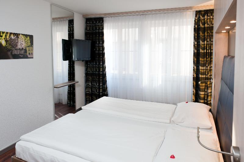 Standard Room, Alexander