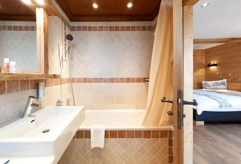 اتاق استاندارد با بالکن, Alpe Fleurie Hôtel & Restaurant