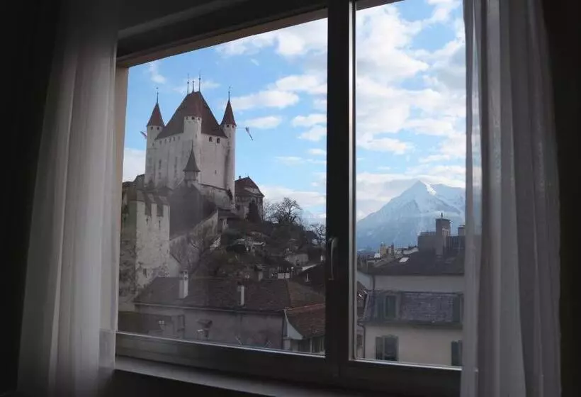 コンフォートルーム, Am Schloss