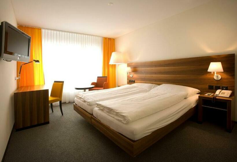 חדר קומפורט, Astoria