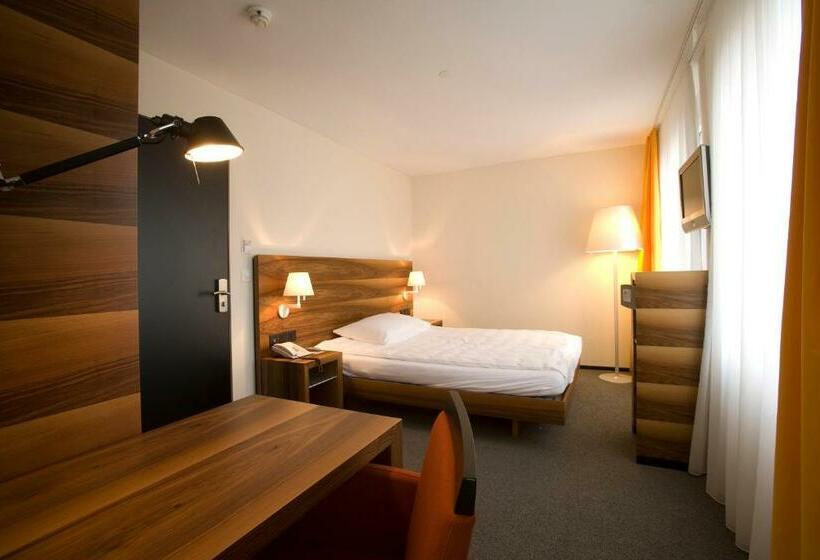 חדר קומפורט, Astoria