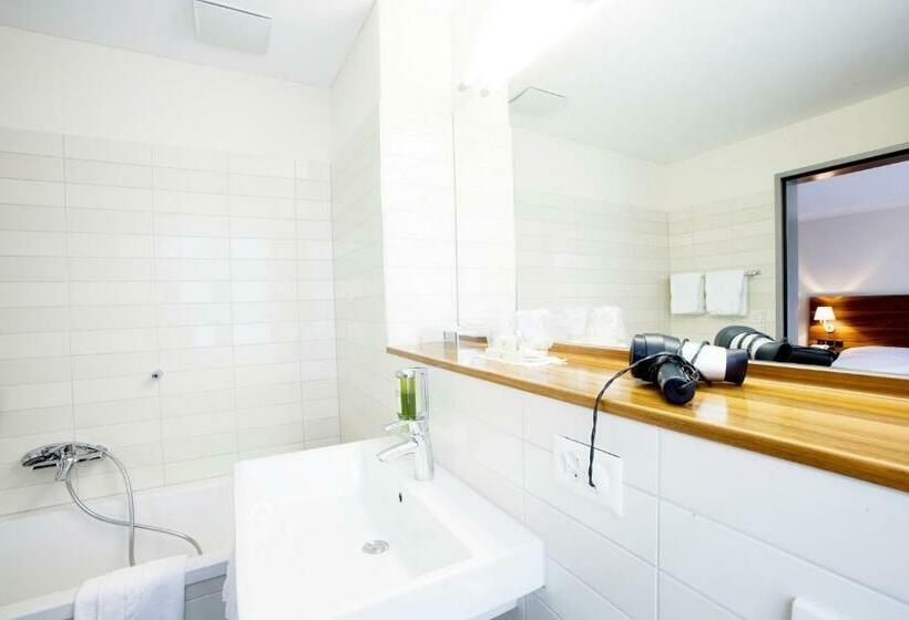 חדר סופריור, Astoria