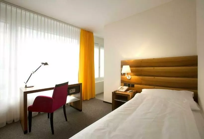Chambre Confort Individuelle, Astoria