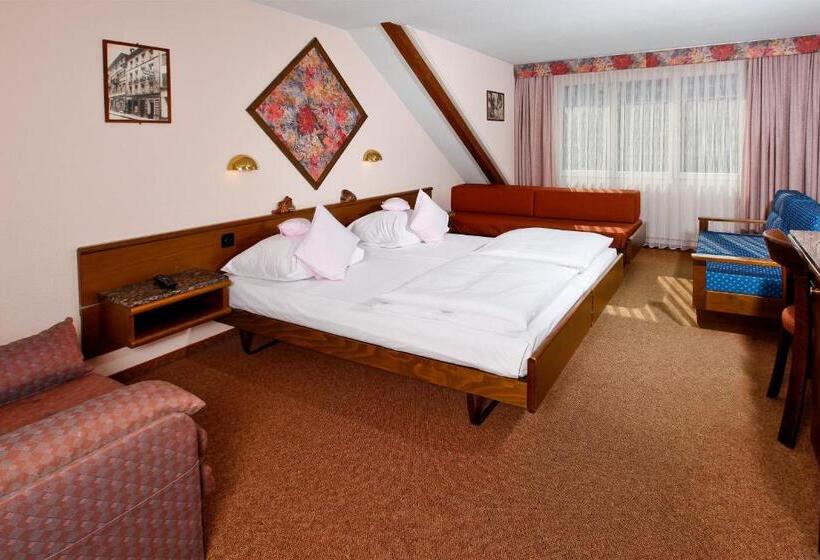 Quarto Estandar, Baslertor