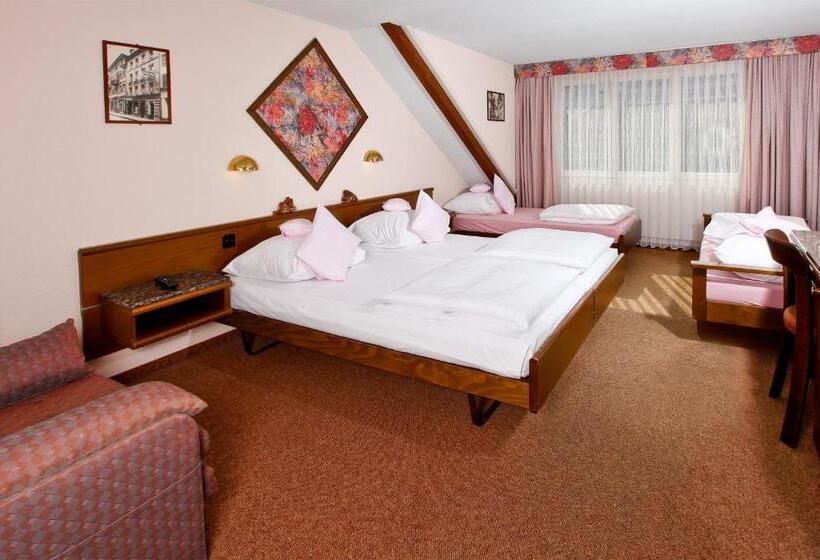 Quarto Quádruplo Estandar, Baslertor