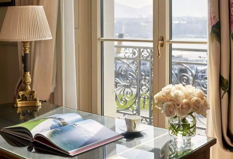 Suite with lake view, Beau Rivage Genève