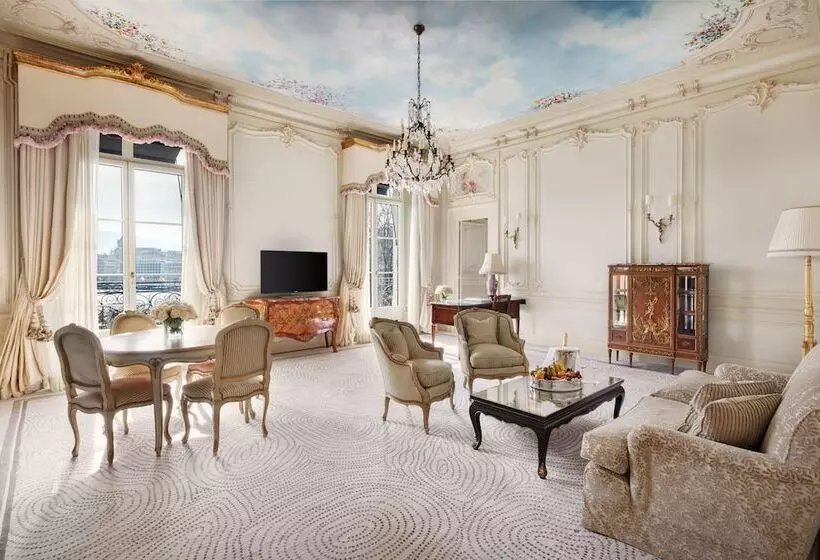 Suite with lake view, Beau Rivage Genève