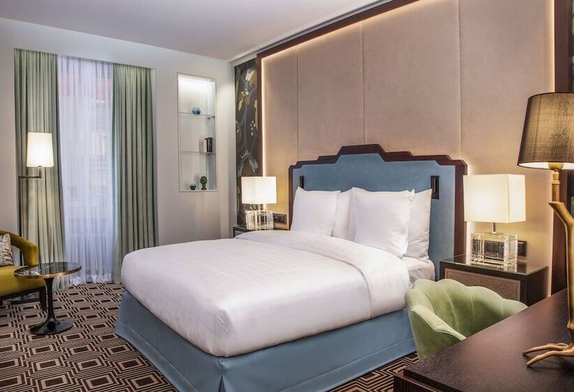 اتاق سوپریور, Bristol