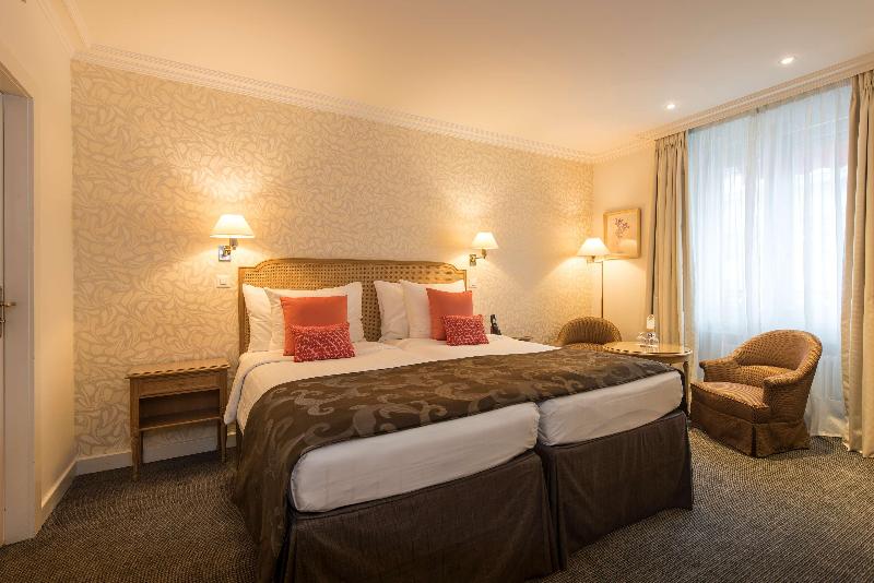 اتاق کلاسیک, Bristol