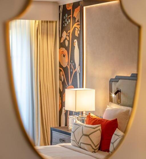 اتاق لوکس, Bristol