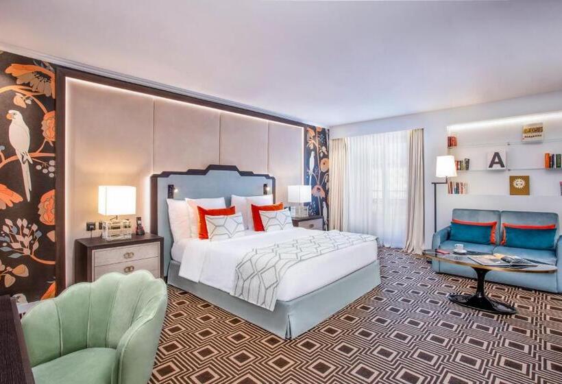 اتاق لوکس, Bristol