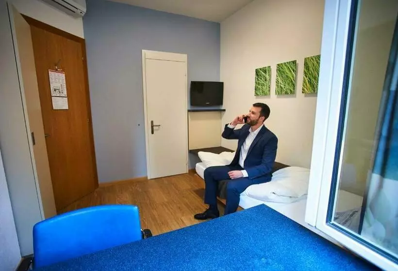 اتاق استاندارد یک نفره, Bristol Zurich