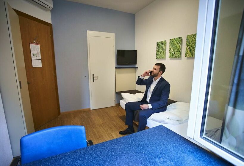 اتاق استاندارد یک نفره, Bristol Zurich