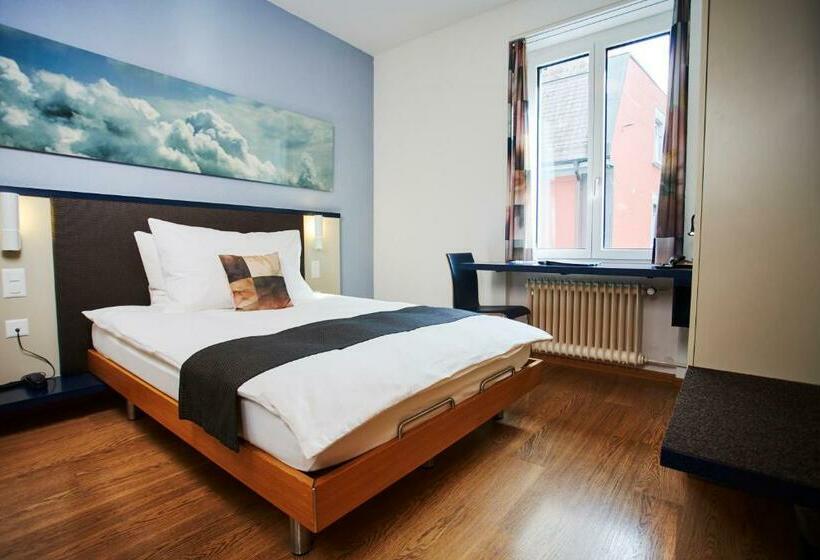 اتاق عادی, Bristol Zurich