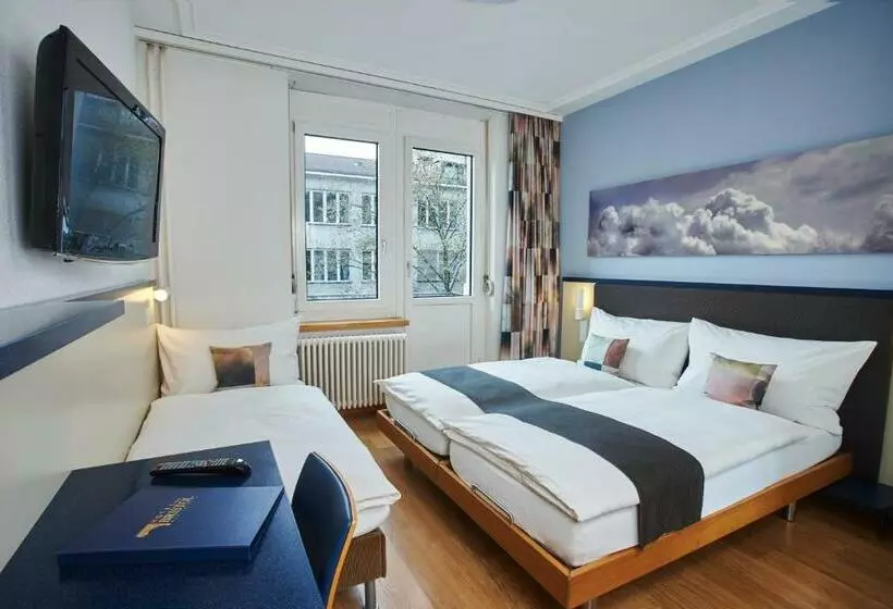 اتاق استاندارد سه نفره, Bristol Zurich