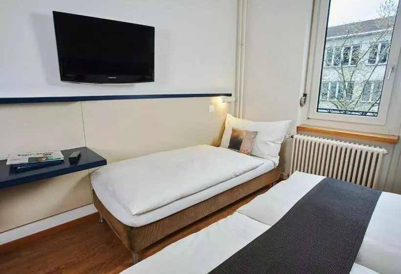 اتاق استاندارد سه نفره, Bristol Zurich