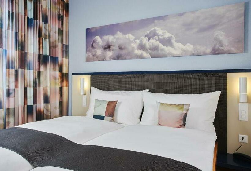 Standard Triple Room, Bristol Zurich