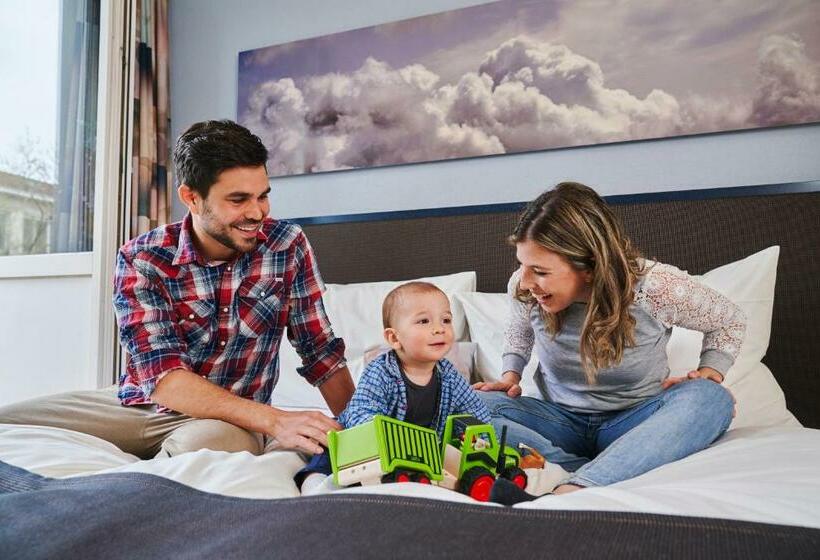 اتاق استاندارد سه نفره, Bristol Zurich