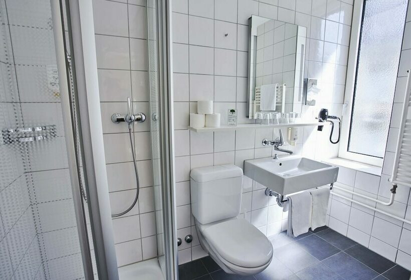Standard Quadruple Room, Bristol Zurich