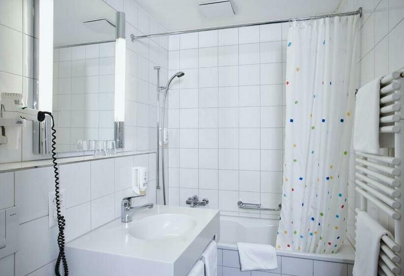 Standard Room, Bristol Zurich