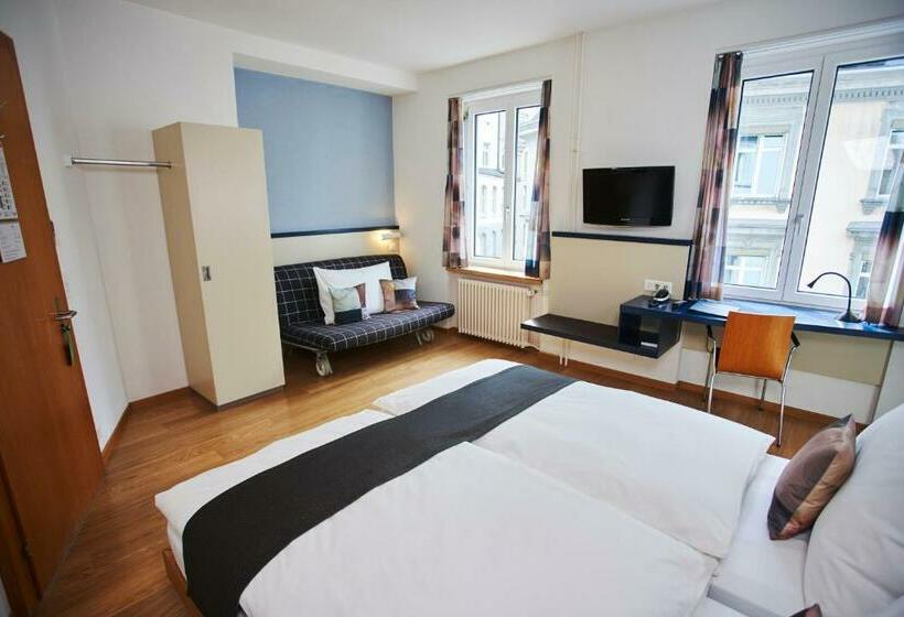 Standard Room, Bristol Zurich