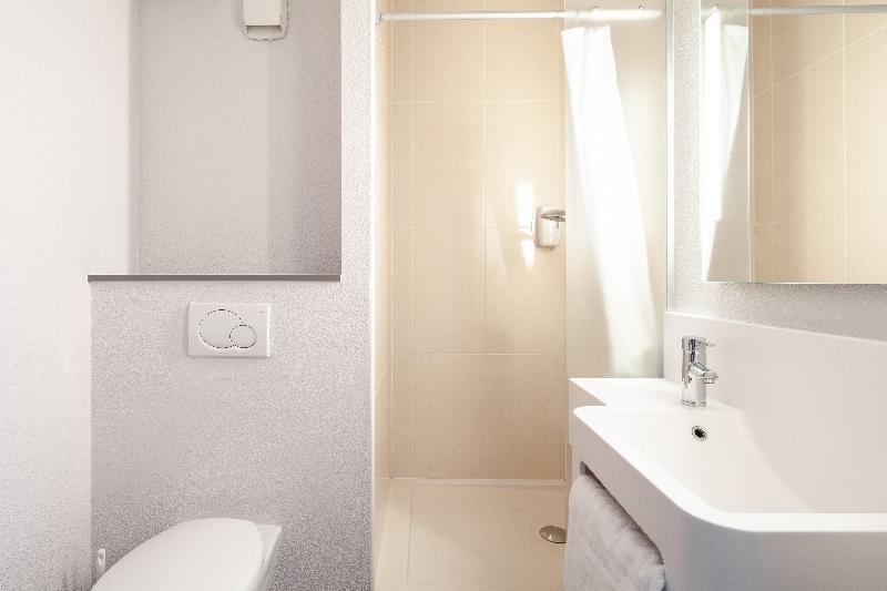 Standard Room, Bristol Zurich