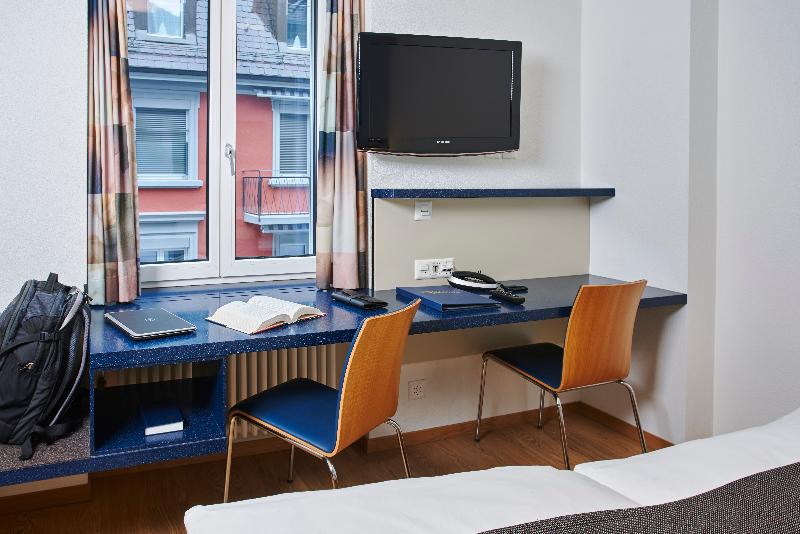 اتاق استاندارد با تخت بزرگ, Bristol Zurich