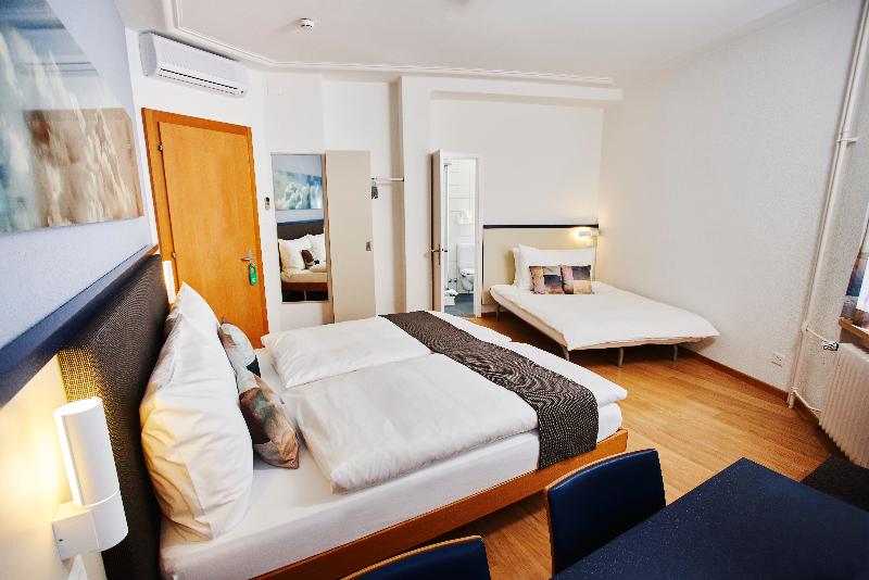 اتاق استاندارد چهار تخته, Bristol Zurich