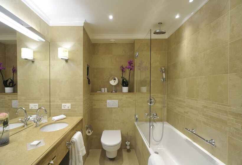 سوییت, De La Cigogne