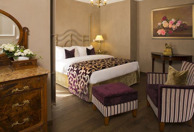 سوییت, De La Cigogne