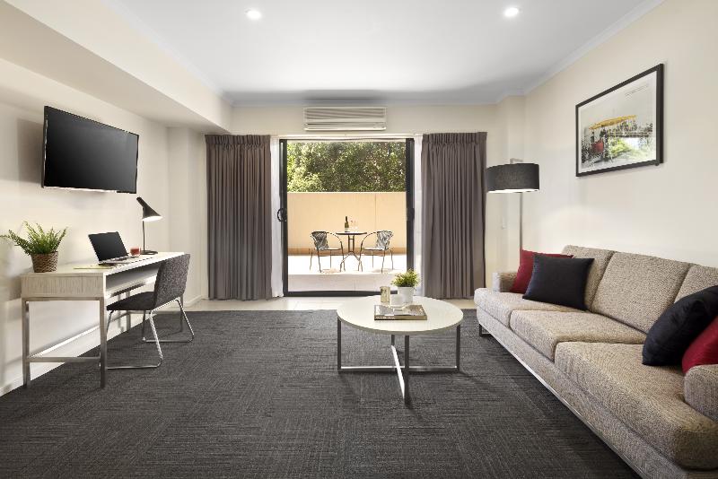 سوییت دوبلکس, De La Cigogne