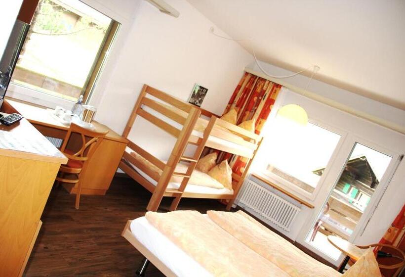 Quarto Familiar Deluxe, Eigerblick