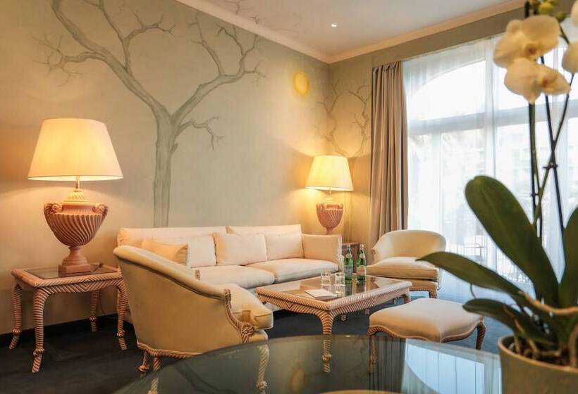 جناح جونيور, Grand Hotel Villa Castagnola